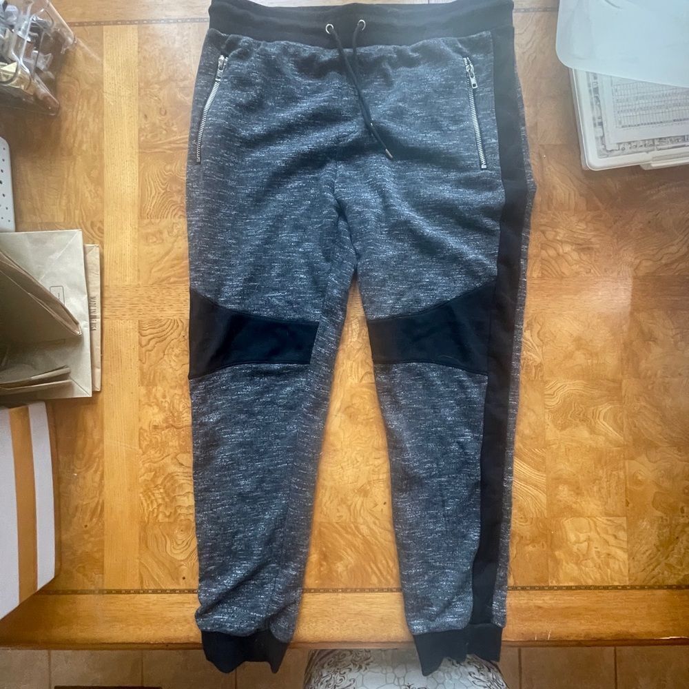 NWOT Forever 21 Men’s Joggers XL